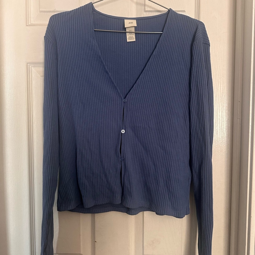 (5 for $25) never worn H&M Blue Long Sleeve Buttoned Blouse